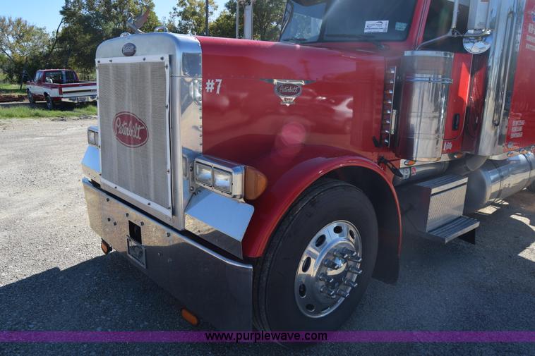 image for item K4917 2007 Peterbilt 379 semi truck