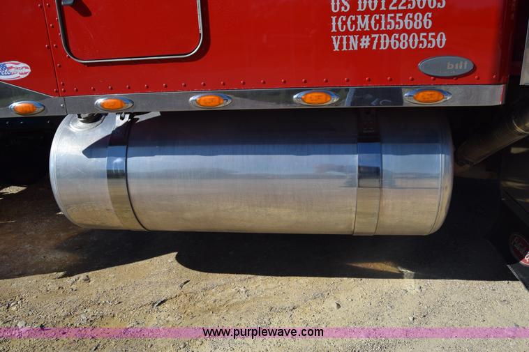 image for item K4917 2007 Peterbilt 379 semi truck