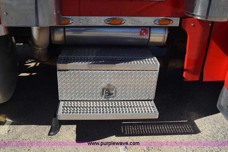 image for item K4917 2007 Peterbilt 379 semi truck