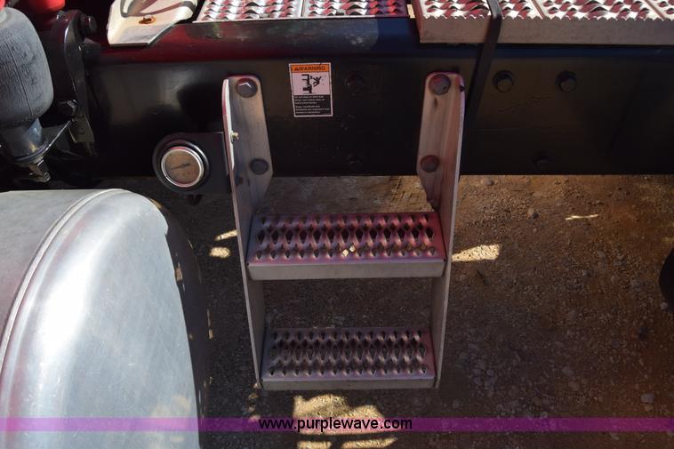 image for item K4917 2007 Peterbilt 379 semi truck