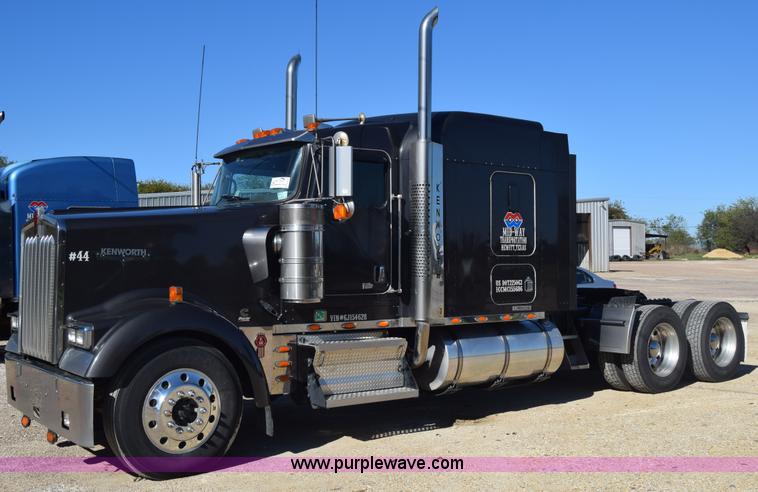 image for item K4918 2006 Kenworth W900 semi truck