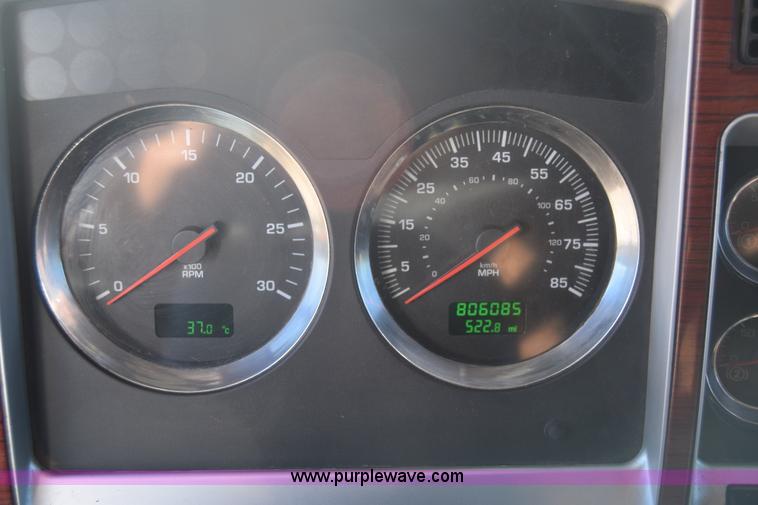 image for item K4918 2006 Kenworth W900 semi truck