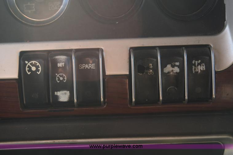 image for item K4918 2006 Kenworth W900 semi truck