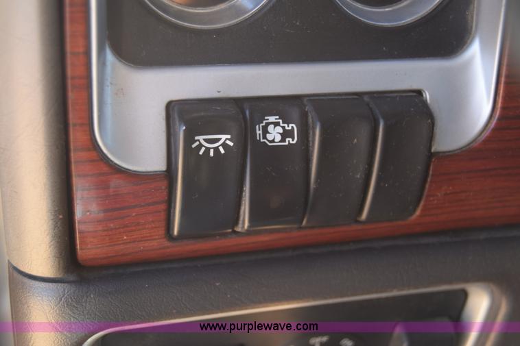 image for item K4918 2006 Kenworth W900 semi truck