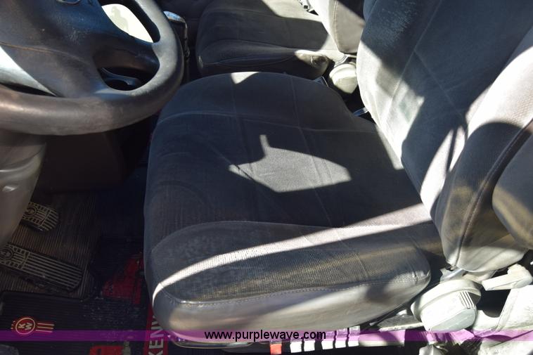 image for item K4918 2006 Kenworth W900 semi truck