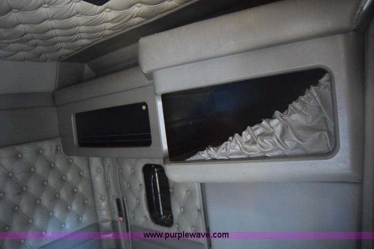 image for item K4918 2006 Kenworth W900 semi truck