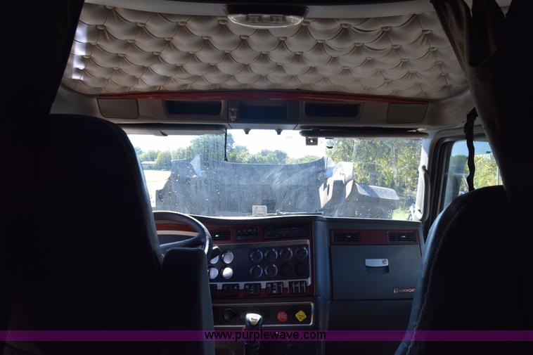image for item K4918 2006 Kenworth W900 semi truck