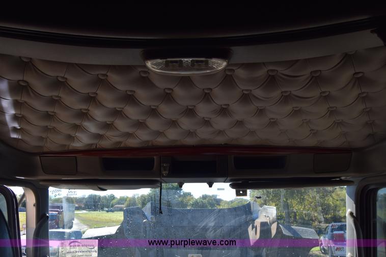 image for item K4918 2006 Kenworth W900 semi truck