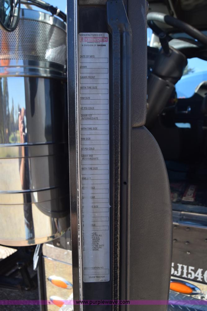 image for item K4918 2006 Kenworth W900 semi truck