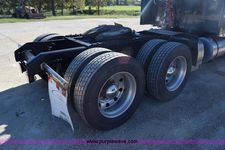 image for item K4918 2006 Kenworth W900 semi truck