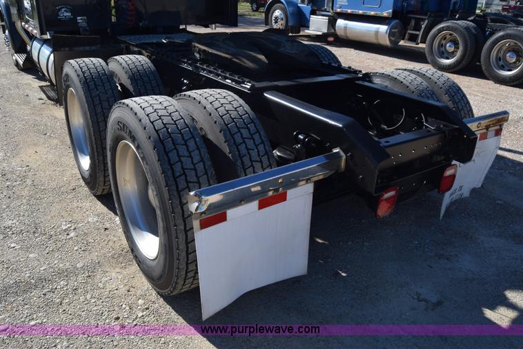 image for item K4918 2006 Kenworth W900 semi truck