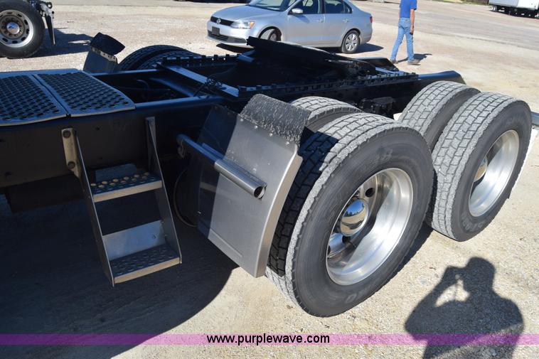 image for item K4918 2006 Kenworth W900 semi truck