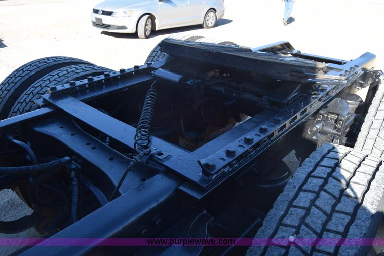 image for item K4918 2006 Kenworth W900 semi truck