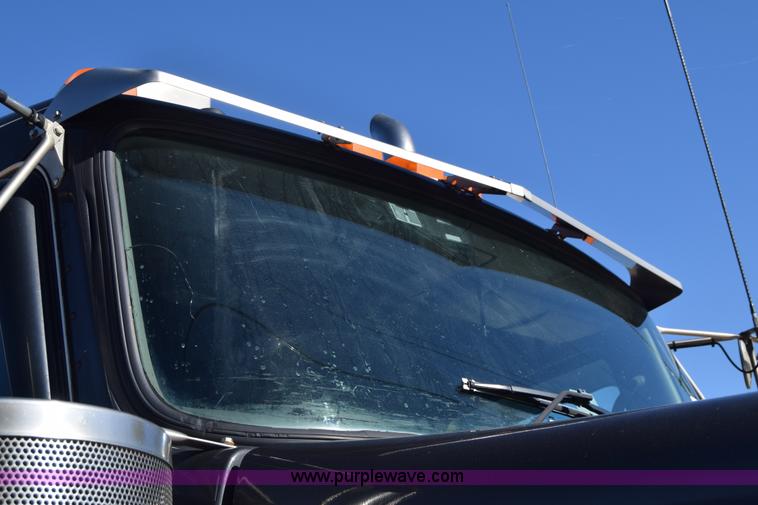 image for item K4918 2006 Kenworth W900 semi truck