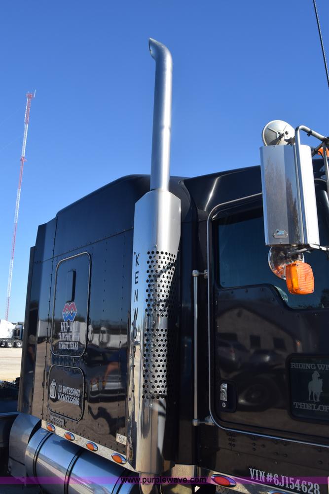 image for item K4918 2006 Kenworth W900 semi truck