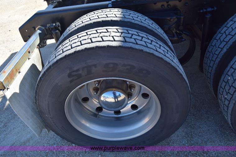 image for item K4918 2006 Kenworth W900 semi truck