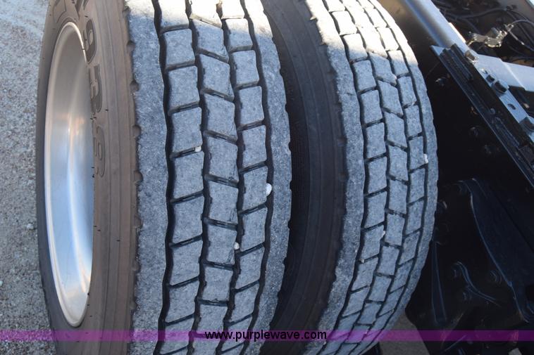 image for item K4918 2006 Kenworth W900 semi truck