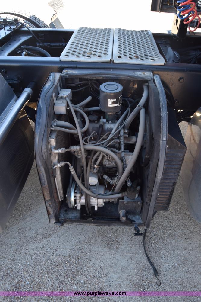 image for item K4918 2006 Kenworth W900 semi truck