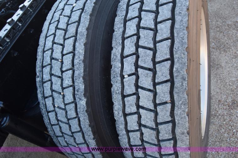 image for item K4918 2006 Kenworth W900 semi truck