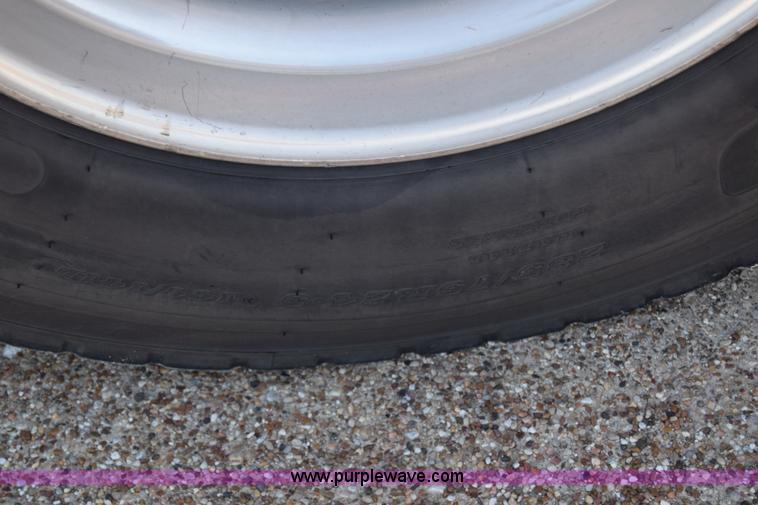 image for item K4918 2006 Kenworth W900 semi truck