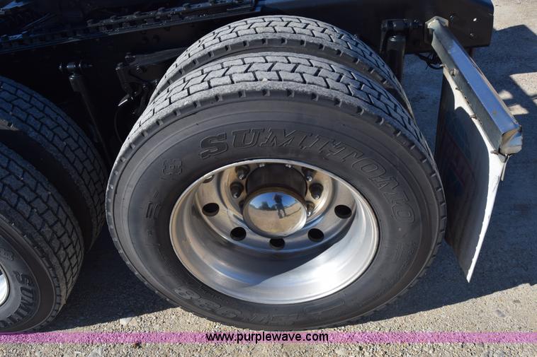 image for item K4918 2006 Kenworth W900 semi truck