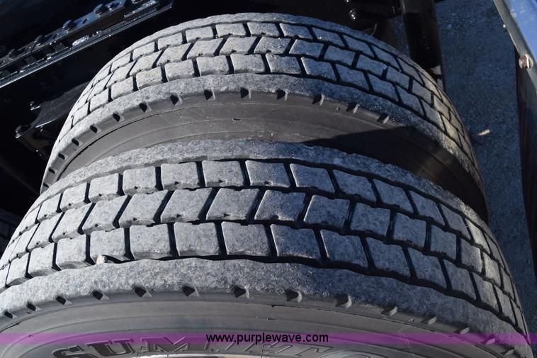 image for item K4918 2006 Kenworth W900 semi truck