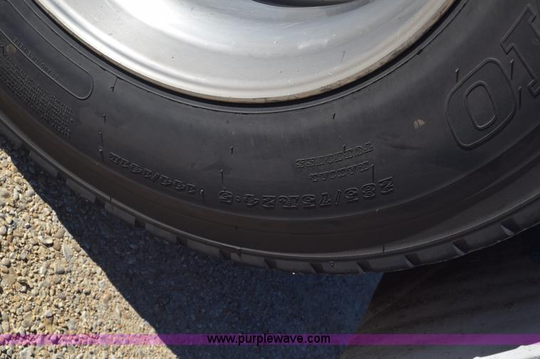 image for item K4918 2006 Kenworth W900 semi truck