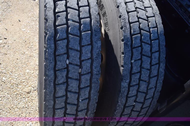 image for item K4918 2006 Kenworth W900 semi truck