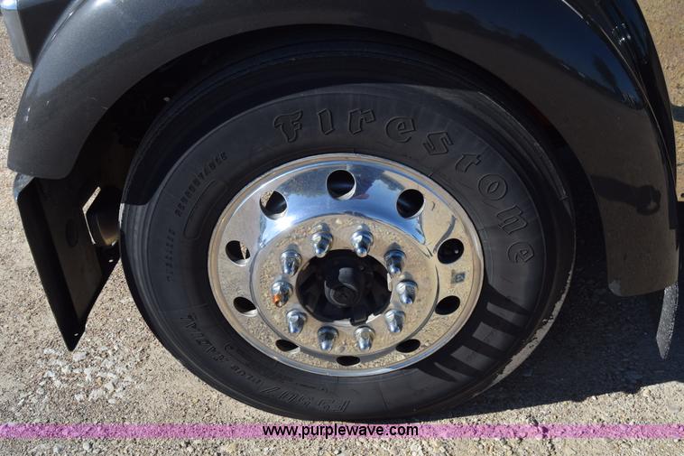 image for item K4918 2006 Kenworth W900 semi truck