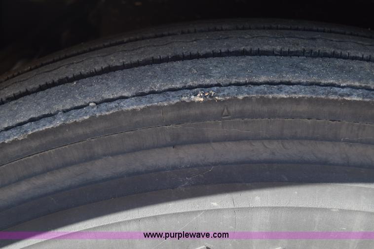 image for item K4918 2006 Kenworth W900 semi truck