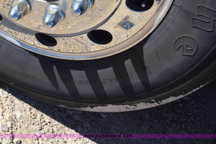 image for item K4918 2006 Kenworth W900 semi truck