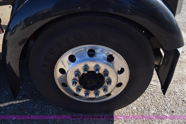 image for item K4918 2006 Kenworth W900 semi truck