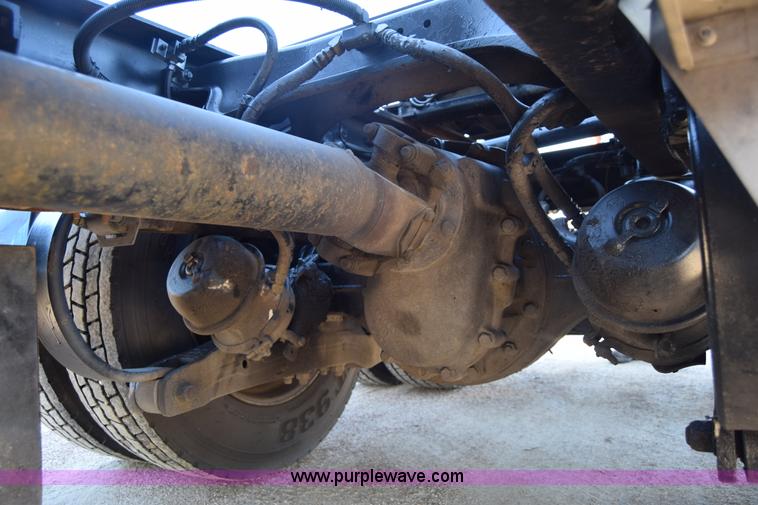 image for item K4918 2006 Kenworth W900 semi truck