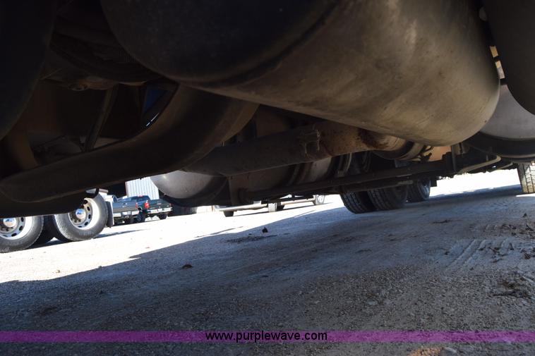 image for item K4918 2006 Kenworth W900 semi truck