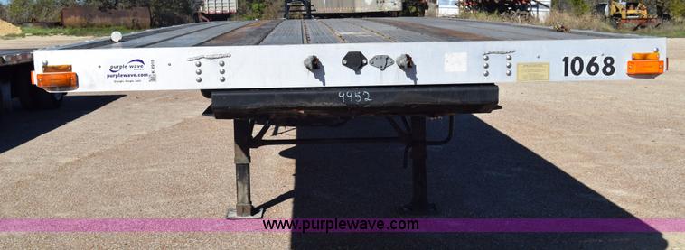 image for item K4919 2003 Transcraft Eagle II flatbed trailer