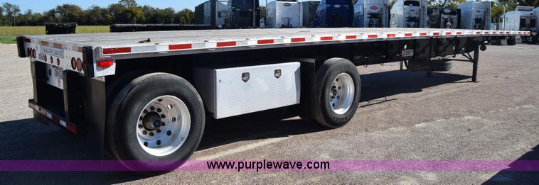 image for item K4919 2003 Transcraft Eagle II flatbed trailer