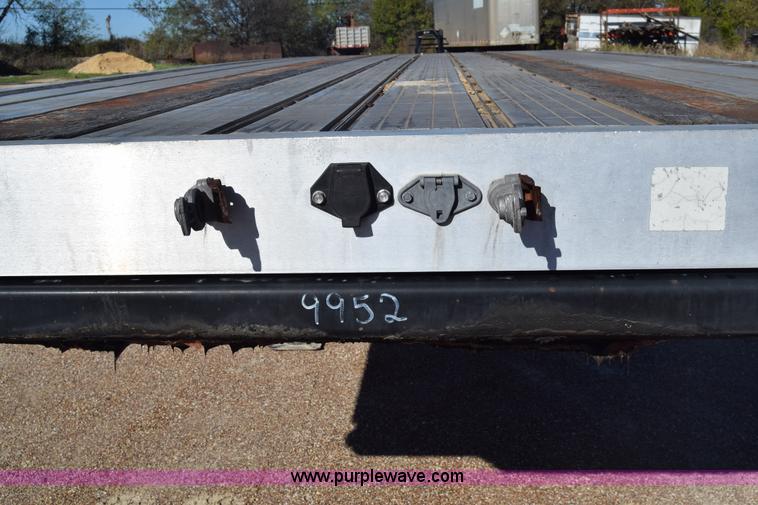 image for item K4919 2003 Transcraft Eagle II flatbed trailer