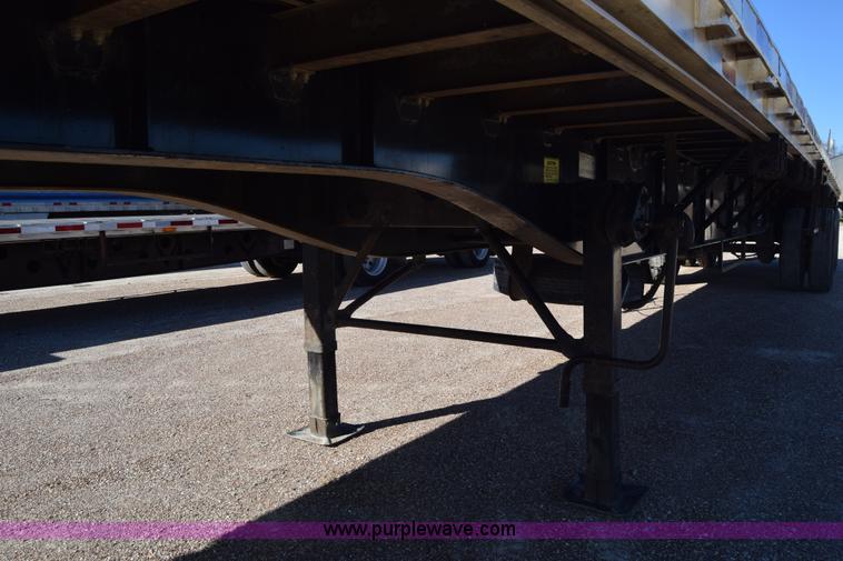 image for item K4919 2003 Transcraft Eagle II flatbed trailer