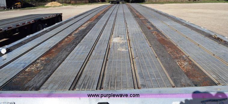 image for item K4919 2003 Transcraft Eagle II flatbed trailer
