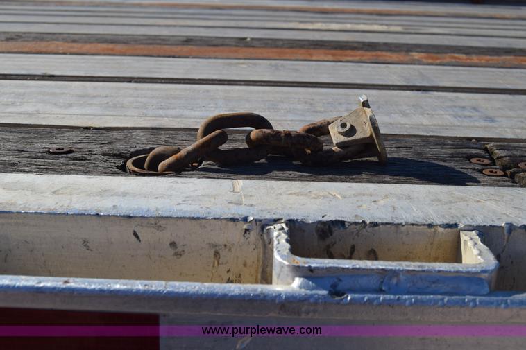 image for item K4919 2003 Transcraft Eagle II flatbed trailer