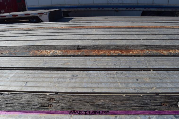 image for item K4919 2003 Transcraft Eagle II flatbed trailer