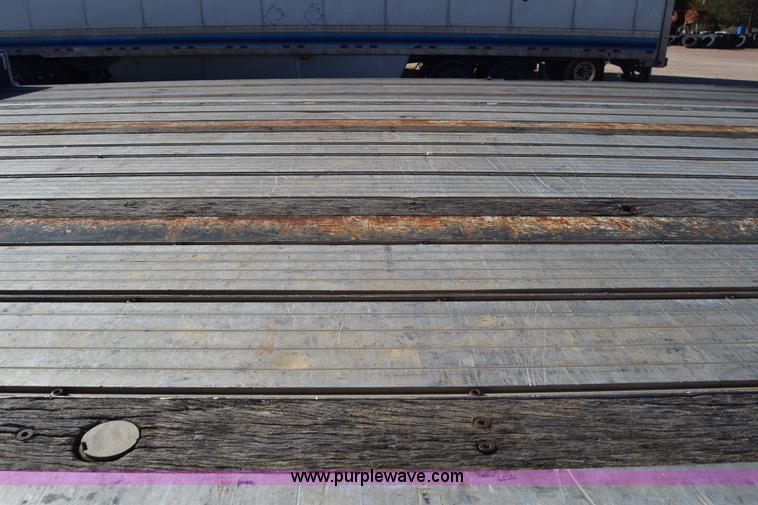 image for item K4919 2003 Transcraft Eagle II flatbed trailer