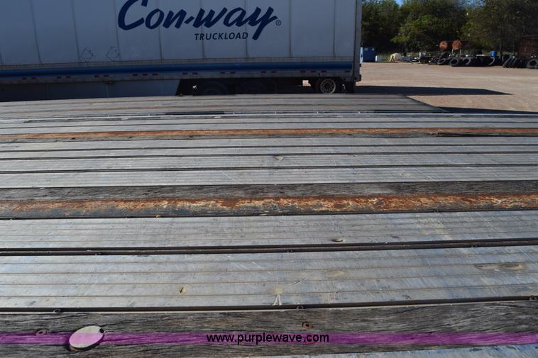image for item K4919 2003 Transcraft Eagle II flatbed trailer