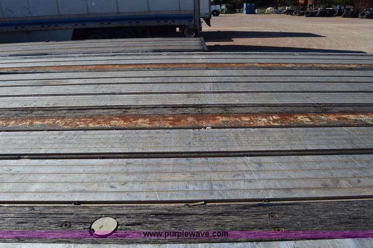 image for item K4919 2003 Transcraft Eagle II flatbed trailer