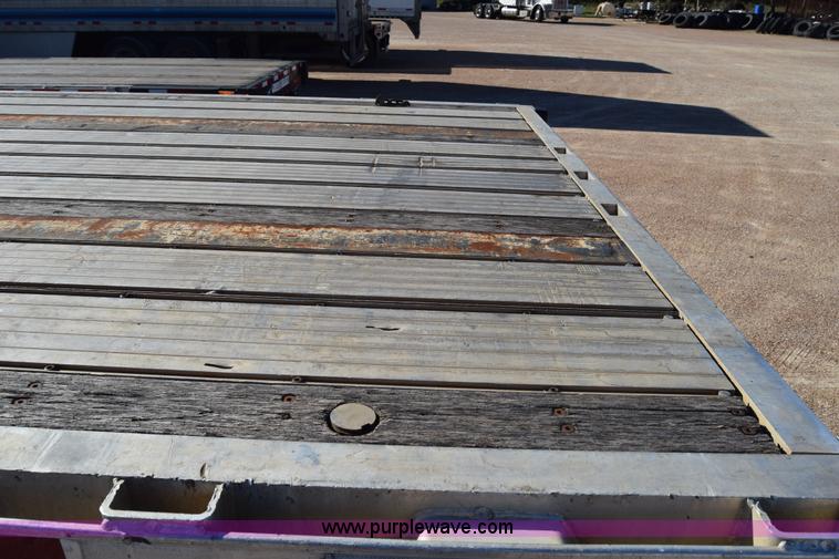 image for item K4919 2003 Transcraft Eagle II flatbed trailer
