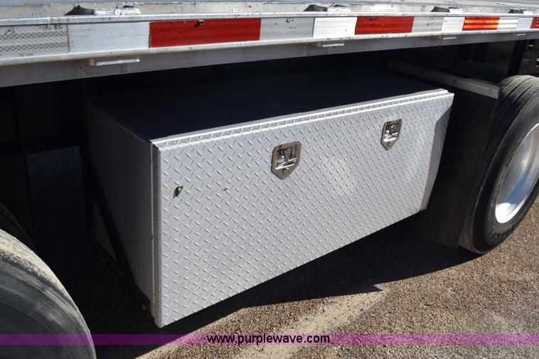 image for item K4919 2003 Transcraft Eagle II flatbed trailer