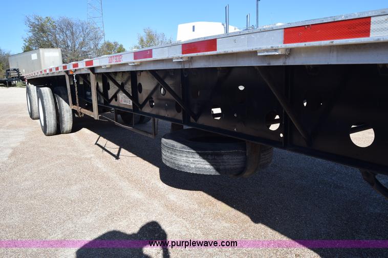 image for item K4919 2003 Transcraft Eagle II flatbed trailer