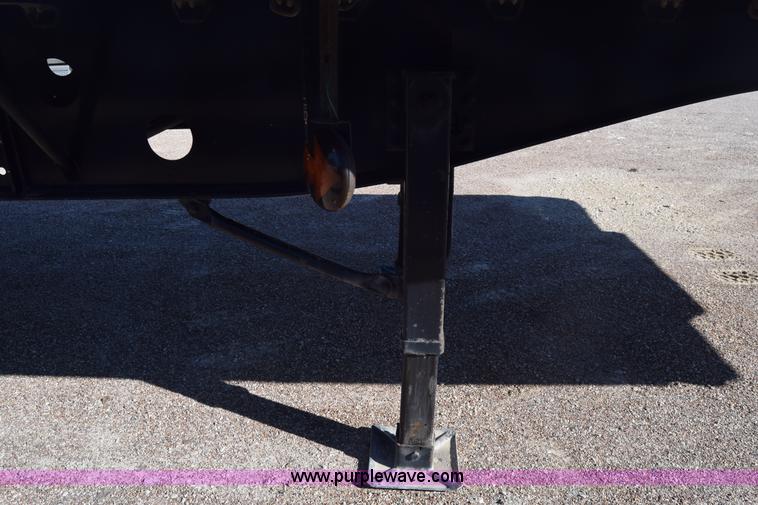 image for item K4919 2003 Transcraft Eagle II flatbed trailer