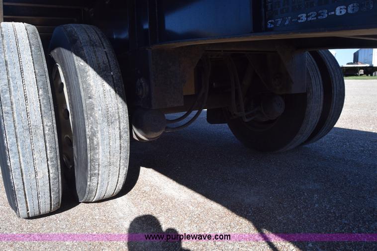 image for item K4919 2003 Transcraft Eagle II flatbed trailer