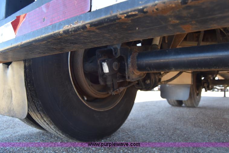 image for item K4919 2003 Transcraft Eagle II flatbed trailer